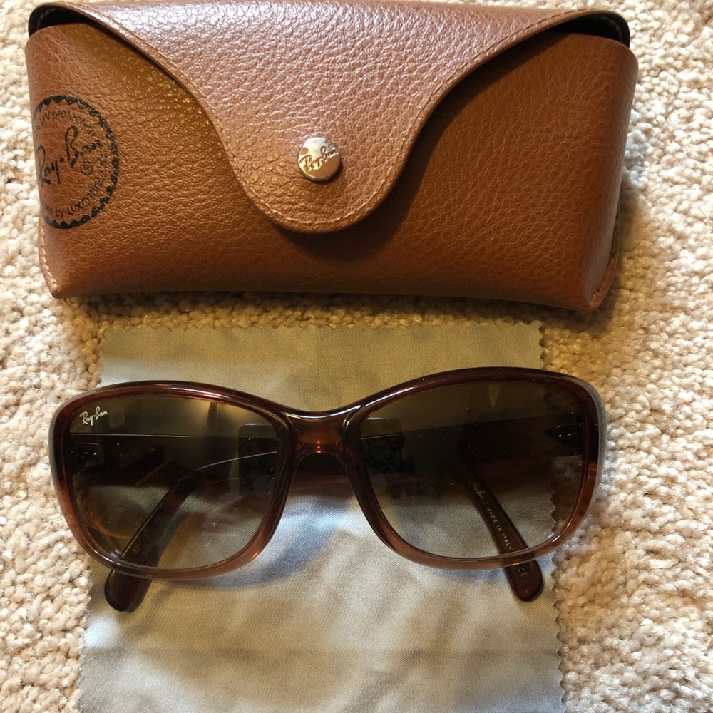 Women’s Ray-Ban Sunglasses
